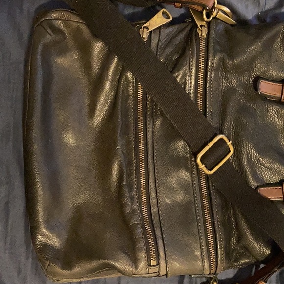 Fossil leather Explorer Tote Purse - Picture 2 of 9